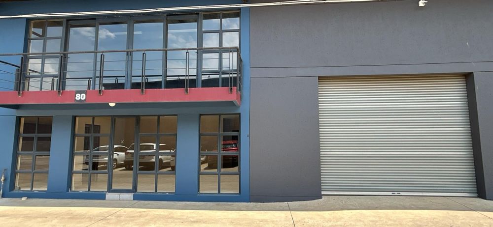 Roller shutter and balcony