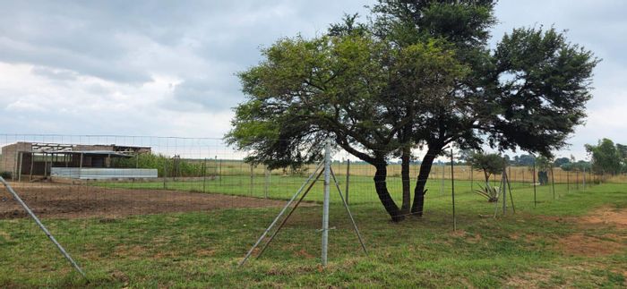 Cilvale AH For Sale: Vacant Land Residential with agricultural potential and existing infrastructure.