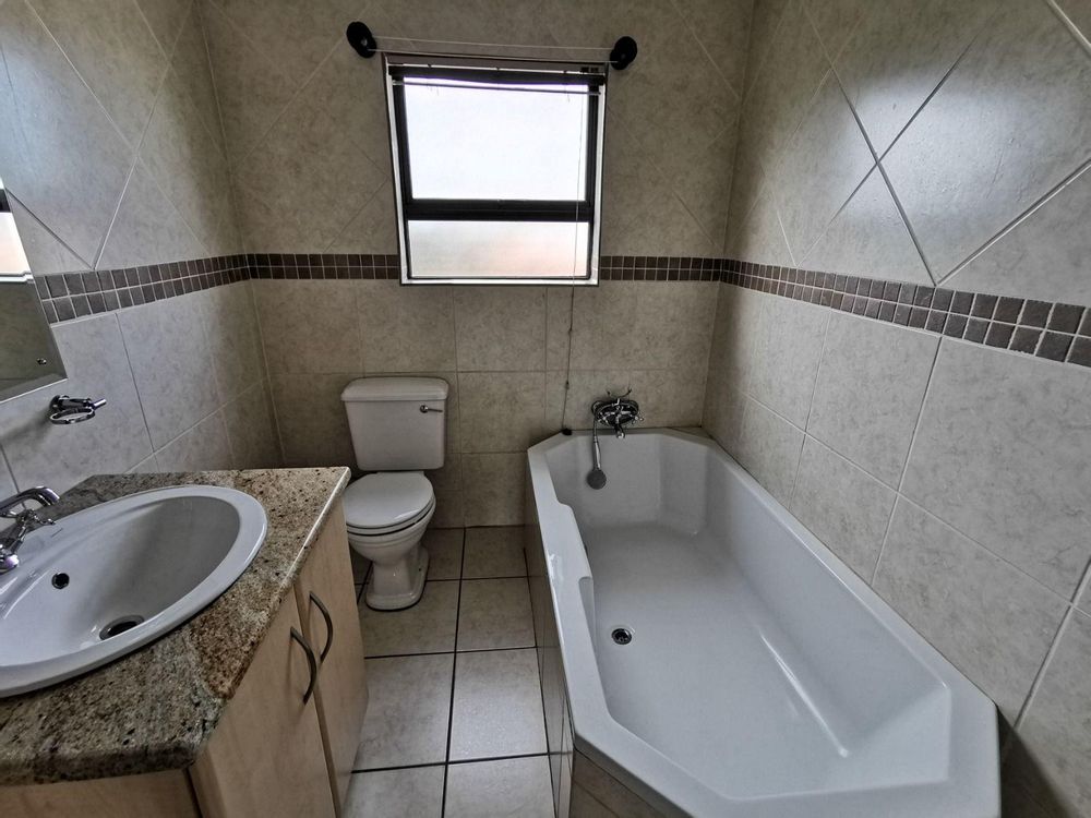 2ND BATHROOM