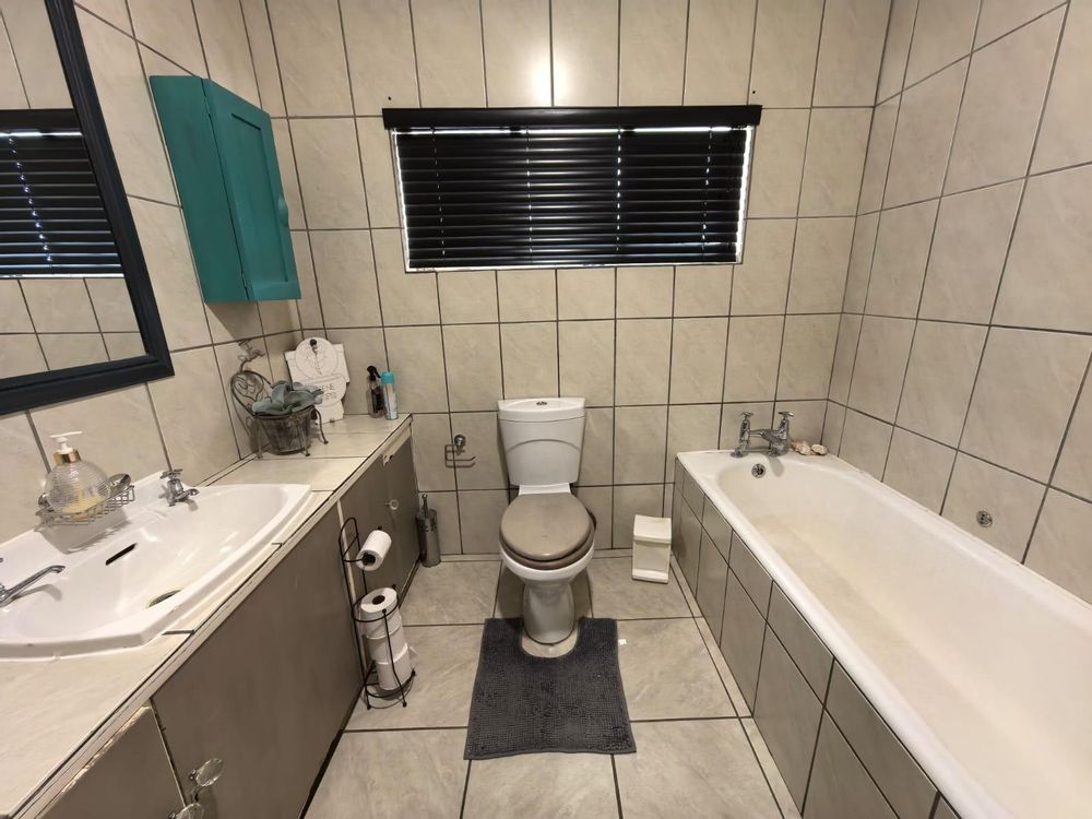 2ND BATHROOM