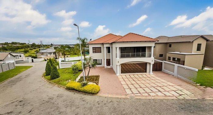 For Sale: Spacious 5-bedroom house in Fourways with pool and eco estate amenities.