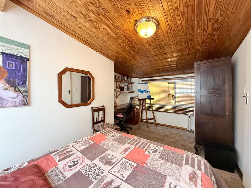 Upstairs loft bedroom 4