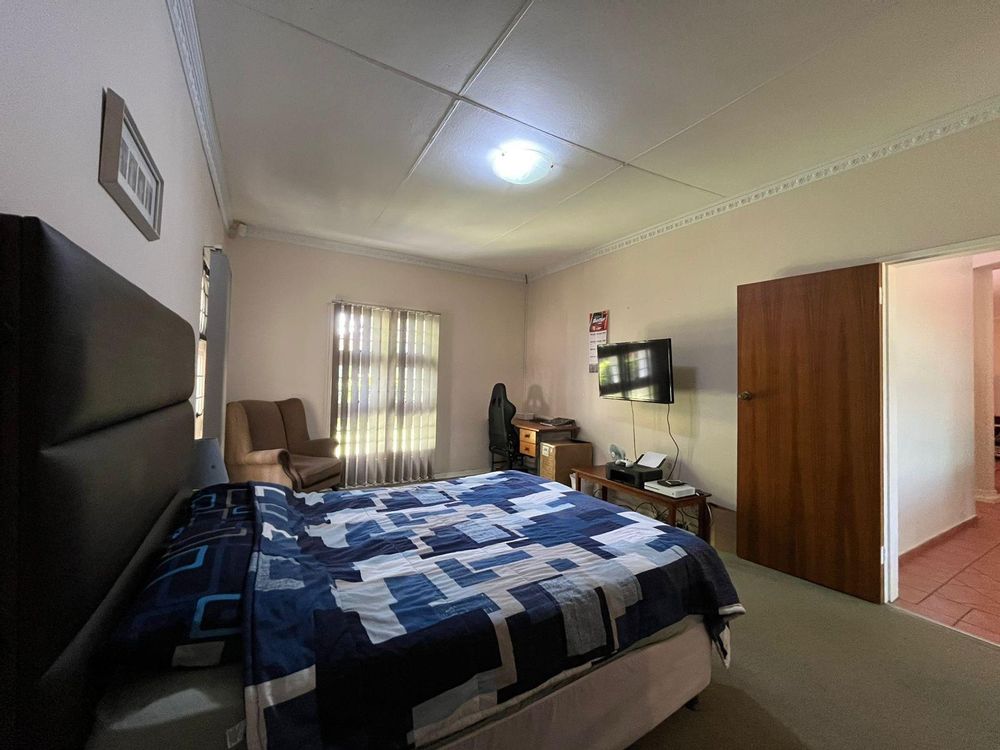 Bedroom 4 with ensuit