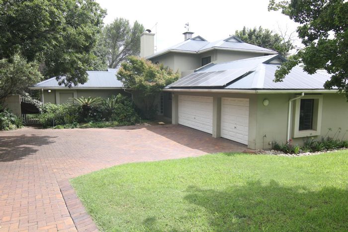 Dainfern House To Rent: 3 beds, pool, garden, study, staff quarters.