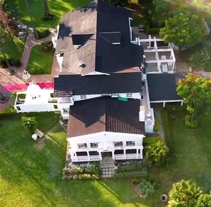 Spacious 8-bedroom house in Roodepoort North with multiple amenities, for sale.