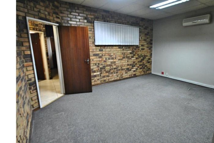 Office to rent in Vanderbijlpark Central with air conditioning, solar power, and backup systems.