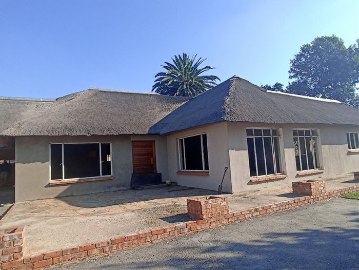 Farm for Sale in Benoni AH: 3-bedroom house on 1 hectare of land.