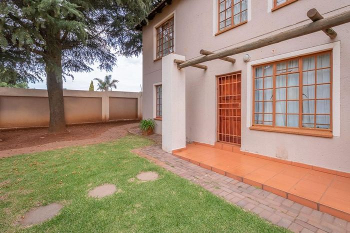 Property #RL11679-750220, Apartment rental monthly in Roodepoort West