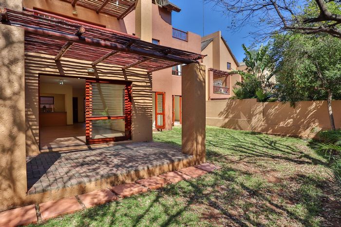 Property #RL12932-750220, Apartment for sale in Douglasdale