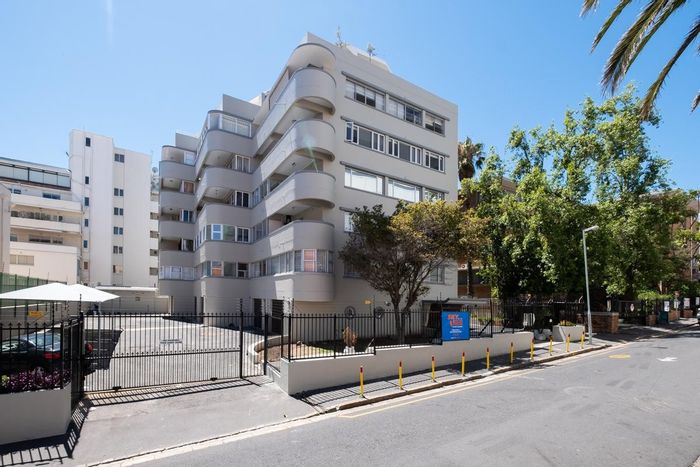 Property #RL7215-750220, Apartment for sale in Sea Point