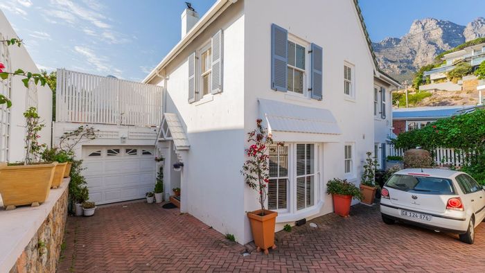 Property #RL9831-750220, House for sale in Camps Bay