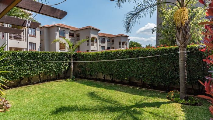 For Sale: Sunninghill Apartment with Patio, Pet-Friendly Garden, Communal Pool & Security