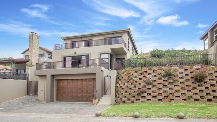 Stylish House For Sale in Roodekrans with Panoramic Views
