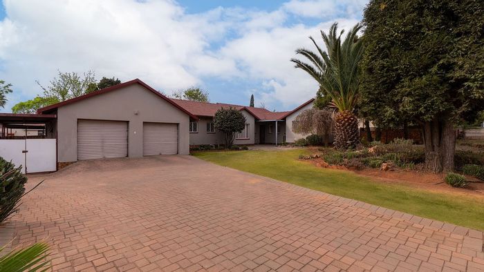 4 Bedroom House with Spacious Living, Lapa, and Double Garage in Terenure For Sale