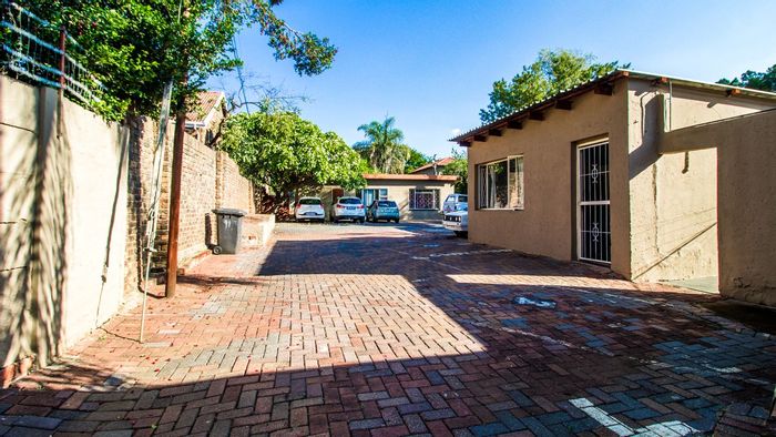 Student Accommodation House For Sale in Brooklyn, UNISA Nearby