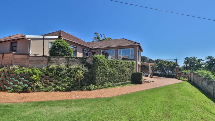 Spectacular Sea Views Townhouse For Sale, Amanzimtoti Central.