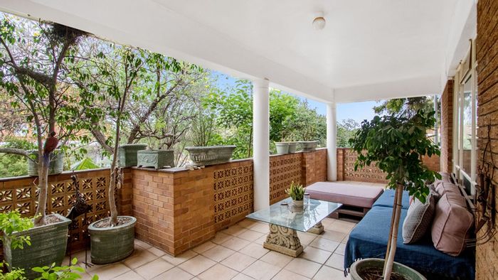 Blairgowrie Apartment For Sale: Open-plan living, covered balcony, two parking bays.