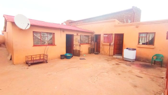 Property #LH-174050, House pending sale in Tembisa Central