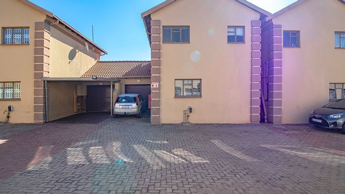Property #LH-175619, Townhouse for sale in Pretoria North