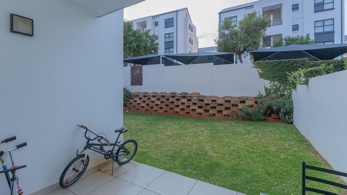 Ground Floor 3-Bed Apartment with Garden, Pet Friendly, Top Amenities in Greenstone Ridge