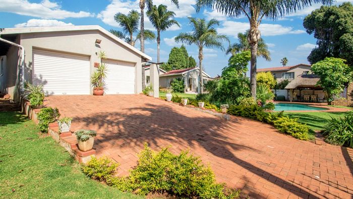 For Sale: House in Weltevreden Park with pool, lapa, bar, and study.