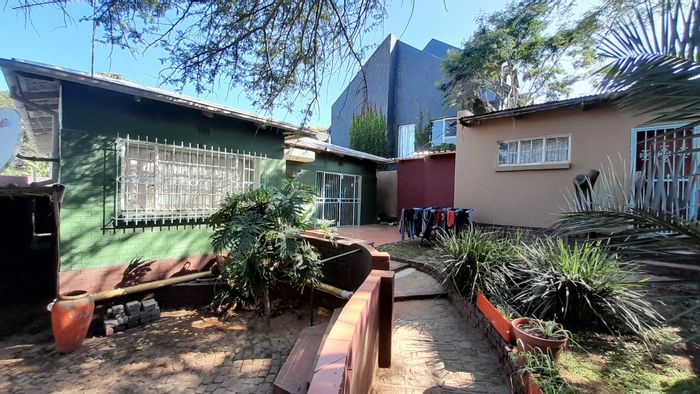 For Sale: Spacious 4-Bed House near UJ Westdene with potential student rental income