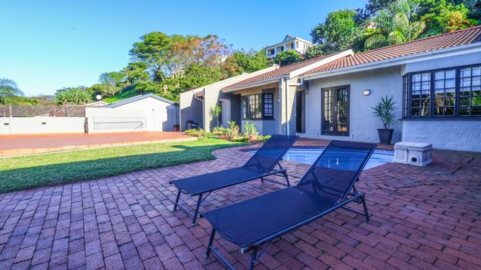 Sunningdale House For Sale: Renovated Kitchen, Pool, Garden, Double Garage, Security System