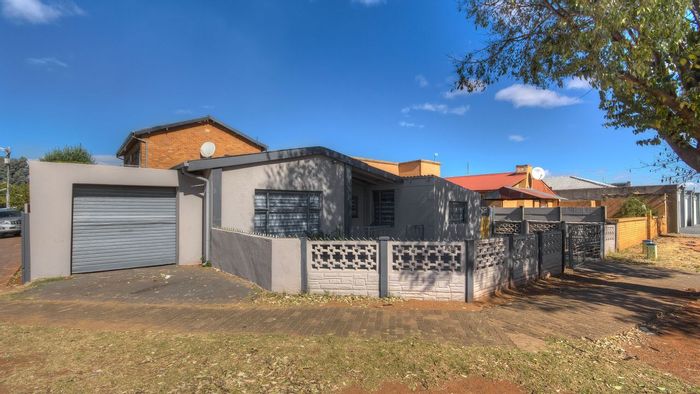 Property #LH-176276, House for sale in Lenasia