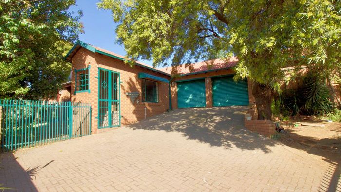 Property #LH-176335, House for sale in Highveld