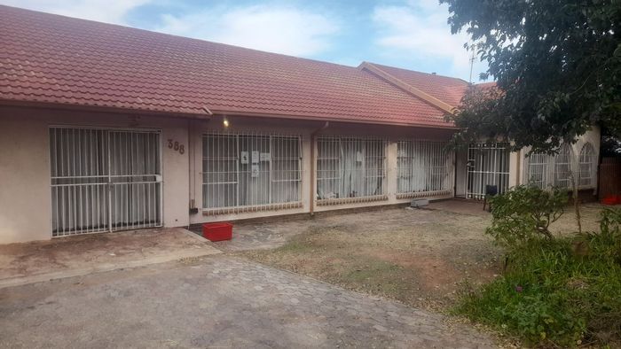 Winchester Hills 5-Bedroom House with Flatlet, Patio, and Kliprivier Nature Reserve Views For Sale