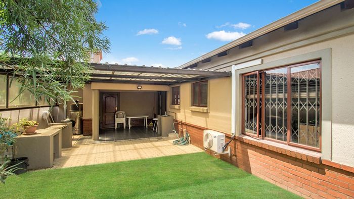 3 Bedroom House For Sale in Noordwyk with security, garage, and garden.
