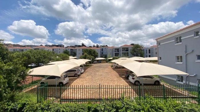 Northcliff Apartment For Sale: 1 bed, pool, storage room, low levies.