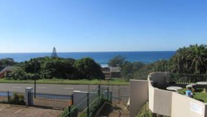 Seaside Studio Apartment for Sale in Scottburgh Central – Great Amenities Await!