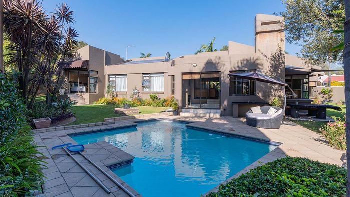 Dowerglen House For Sale: 3 Bedrooms, Pool, Study, Double Garage, Secure Area.