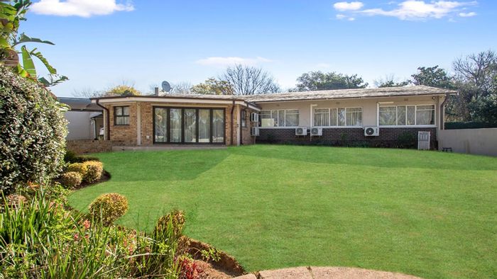 Blairgowrie House For Sale: 5 Bedrooms, pool, garden, study, and ample parking.