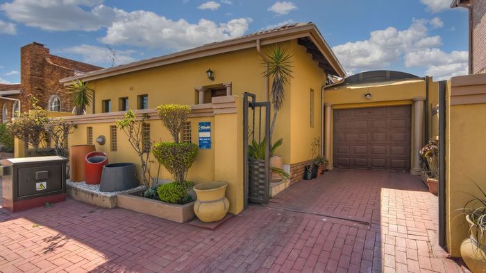 For Sale: House in Protea North with 3 beds, 2.5 baths, and garage.