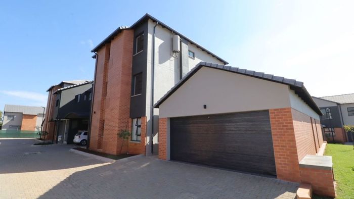 Montana Apartment For Sale: 3 Bedrooms, Pool, Security, All Costs Included.