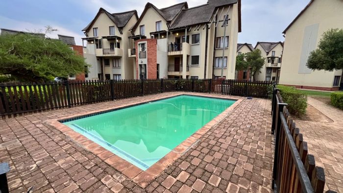 Montana Apartment For Sale: 2 bedrooms, pool, braai area, secure complex.