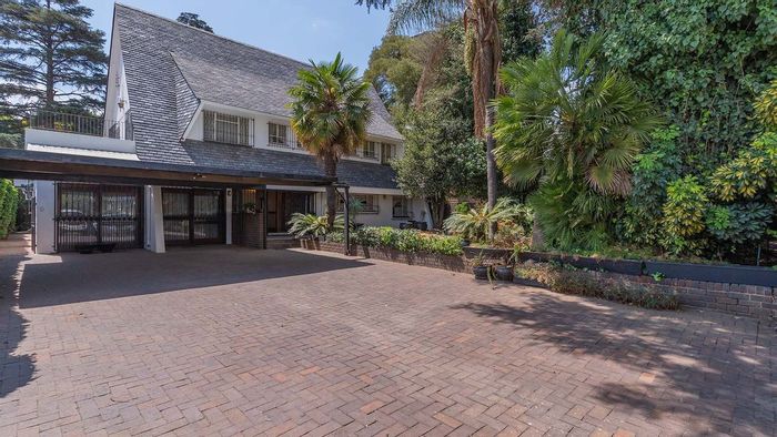 Dunvegan House For Sale: 4 Bedrooms, Office Space, Pool, Business Rights.