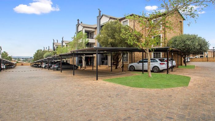 North Riding Apartment For Sale: 3 beds, 2 baths, open plan, balcony with braai.