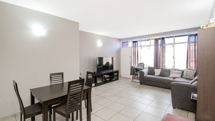 For Sale: 2-Bedroom Apartment in Silverfields with open plan living and guest bathroom.