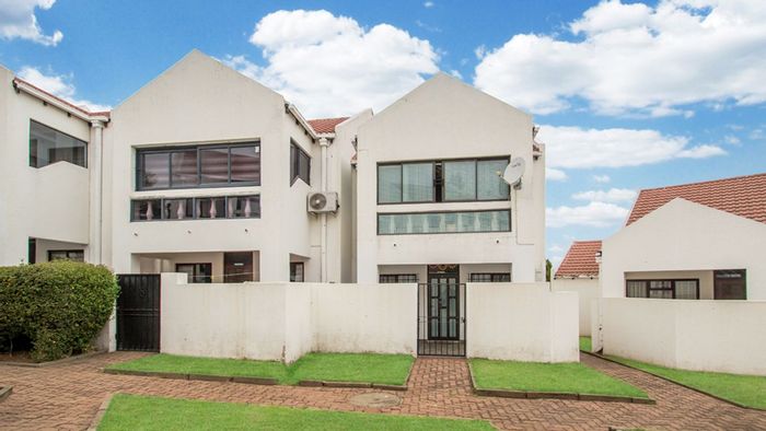 Halfway Gardens Townhouse For Sale: Open-plan living, two bedrooms, 24-hour security.