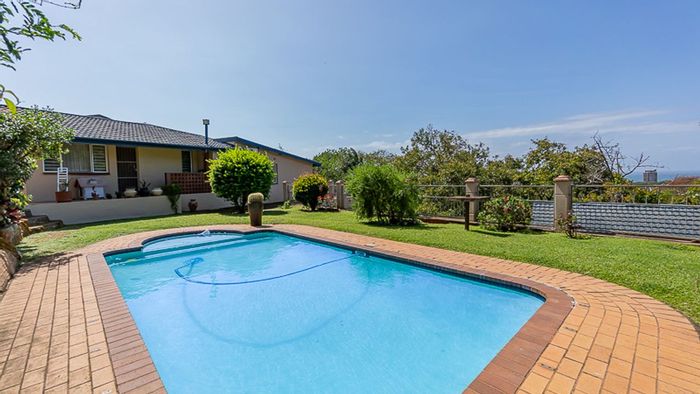 Amanzimtoti Central House For Sale: Sea views, pool, double garage, ample space.