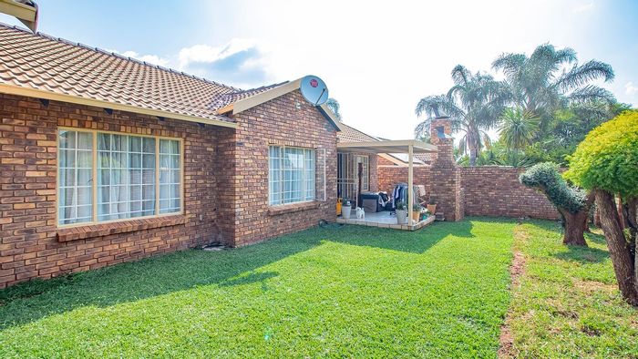 Property #LH-173471, Townhouse for sale in Highveld