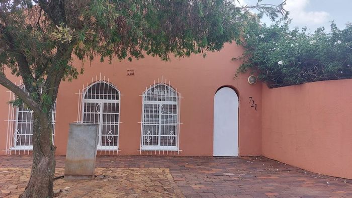 Property #LH-173560, House for sale in Lenasia
