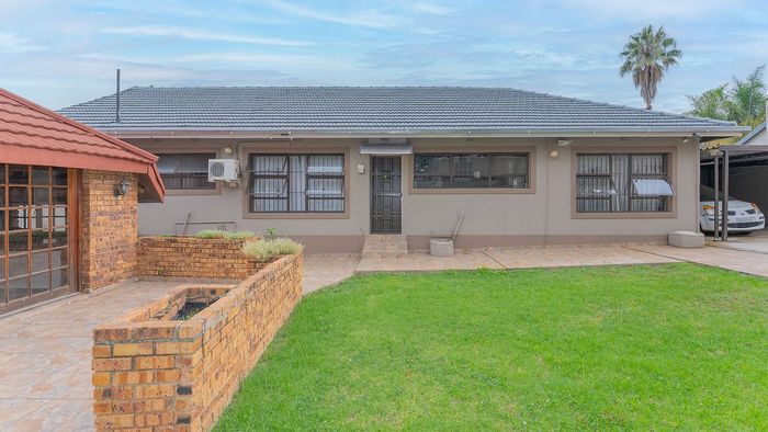 Spacious 4-Bed Home with Cottage & Bachelor Pad in Secure Eden Glen, For Sale