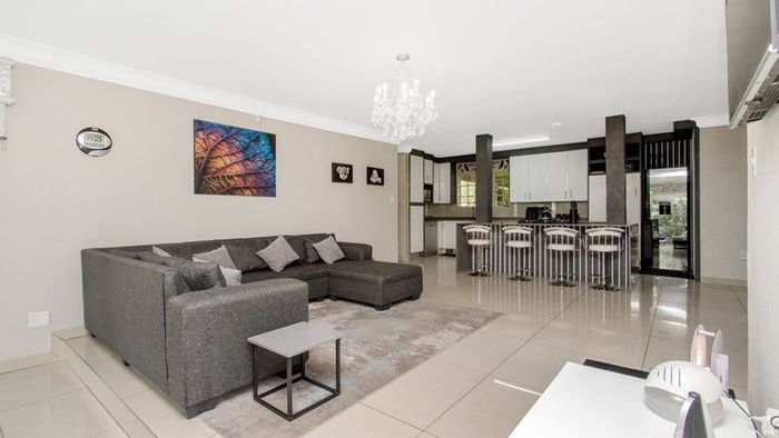 Rangeview House For Sale: 4 Bedrooms, upgraded kitchen, garden, and versatile flatlet.