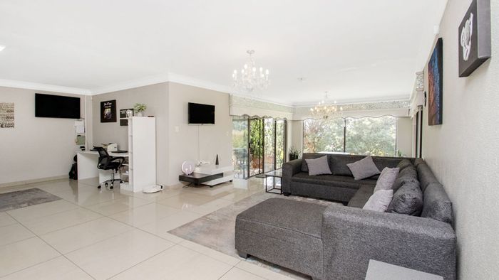 For Sale: Rangeview House with upgraded kitchen, flatlet, garden, and ample parking.