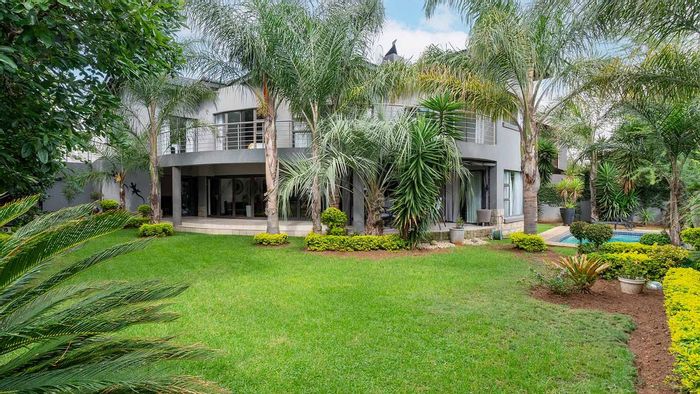 For Sale: House in Glen Eagle Estate with 5 bedrooms, expansive garden, and security.