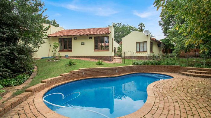 For Sale: House in Jukskei Park with pool, flatlet, and spacious garden.